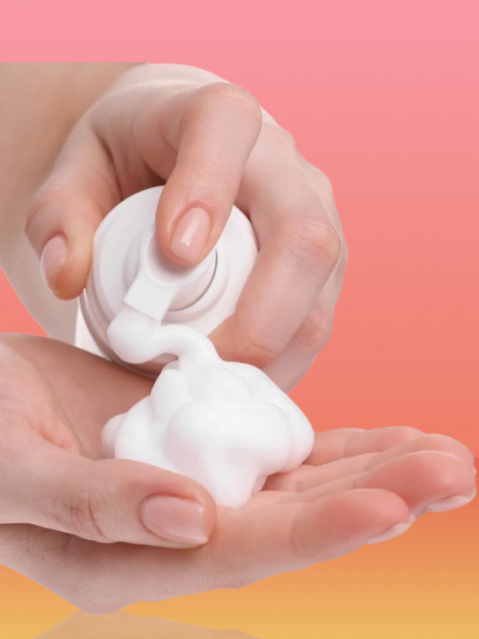 Mousse Nettoyante Booster Éclat - Niacinamide & Pro-Vitamine B5